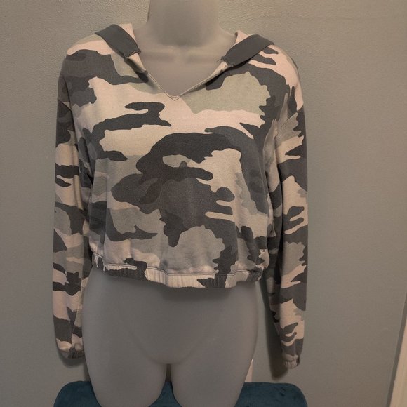 Green and Off White Camo Crop Top with Hood - Picture 1 of 5